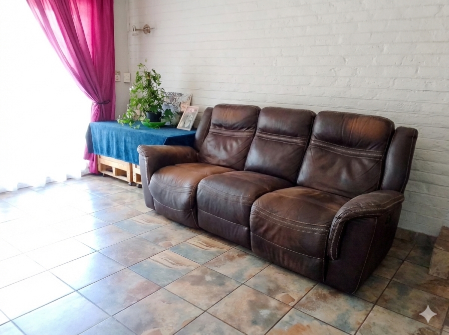 5 Bedroom Property for Sale in Protea Park North West